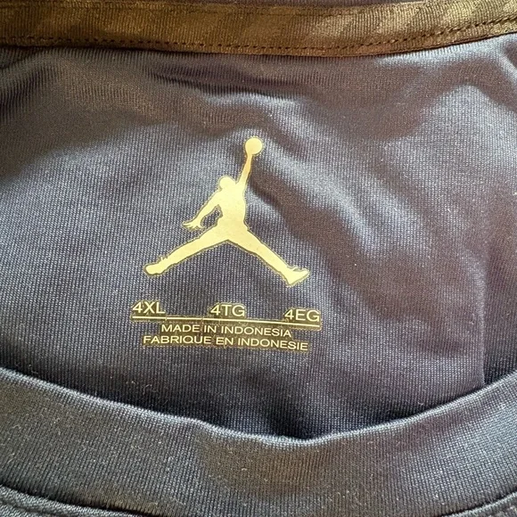 Gently used Jordan Brand sweatshirt in size 4XL. - Picture 2 of 4